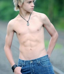 Boys in jeans 2 5c026277b315d.jpg