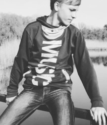 Boys in jeans 2 5c02628970e5b.jpg