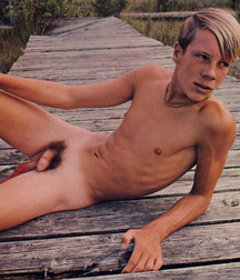 Just Naked 5c1a8b0c788c0.jpg