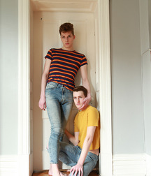 Tight and tighter... 5b673746c005e.jpg