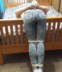 Tight and tighter... 5b67374972d99.jpg