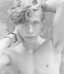 Topless Hotties 5b71cee65a72a.jpg
