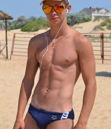 Topless Hotties 5b71cef23738b.jpg