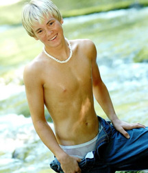 Topless Hotties 5b71cf171a99b.jpg