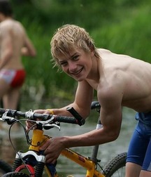 Boy treats... 5b7be4548bbf0.jpg