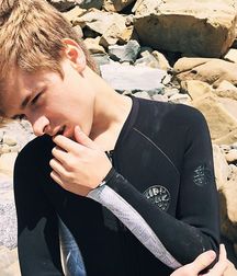Boy treats... 5b7be463c6910.jpg