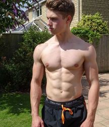 Ragazzi giovani hot 1 5b485e131d34b.jpg