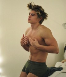 Ragazzi giovani hot 1 5b485e9e44054.jpg