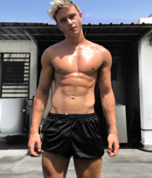 Ragazzi giovani hot 2 5b485ff24f5f8.png