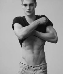 Ragazzi giovani hot 12 5b519e88e7129.jpg