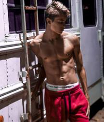 Ragazzi giovani hot 29 5bbf59d1e9de4.jpg
