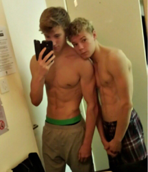 Ragazzi giovani hot 36 5bc1e907cd5a1.png