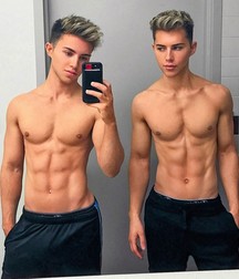Ragazzi giovani hot 36 5bc1e9165b8bd.jpg