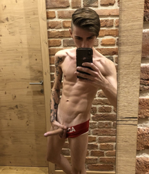 Ragazzi giovani hot 40 5bc23fb27a36d.png