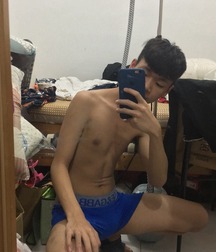 Ragazzi giovani hot 40 5bc23fbb9ad3c.jpg