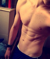 Ragazzi giovani hot 40 5bc23fc33a26b.jpg