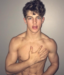 Ragazzi giovani hot 46 5bd7a3ea0974c.png