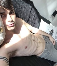Ragazzi giovani hot 46 5bd7a41d0db7b.jpg