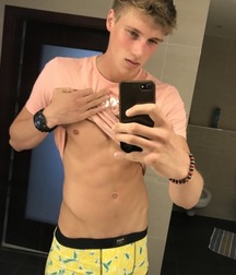 Ragazzi giovani hot 51