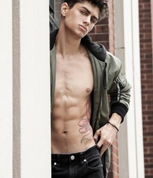 Ragazzi giovani hot 51 5bde069b74409.jpg