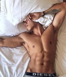 Ragazzi giovani hot 51 5bde06aeccd90.jpg