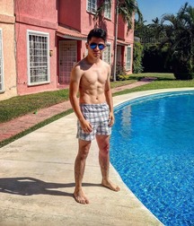 Ragazzi giovani hot 60 5bf7fdeab2390.jpg