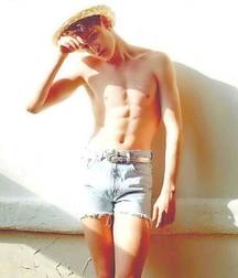 Ragazzi giovani hot 64 5c06961b47cf1.jpg