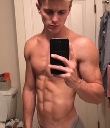 Ragazzi giovani hot 66 5c06971142f89.jpg