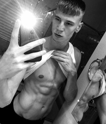 Ragazzi giovani hot 66 5c069716177bc.jpg