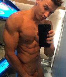 Ragazzi giovani hot 66 5c0697274623f.jpg