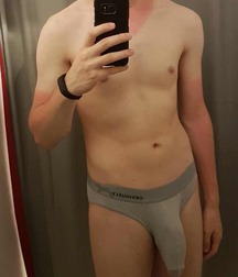 Ragazzi giovani hot 75 5c0bec8f0355e.jpg