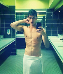 Ragazzi giovani hot 80 5c0e32abd45c1.jpg