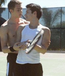 Ragazzi giovani hot 82 5c0e3504d0c18.gif