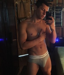 Ragazzi giovani hot 82 5c0e35093d46c.jpg