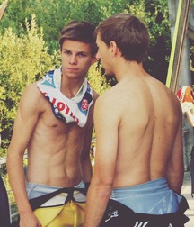 Ragazzi giovani hot 86 5c14d75cd1973.jpg