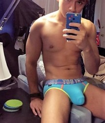 Ragazzi giovani hot 88 5c14d88976318.jpg