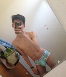 Ragazzi giovani hot 90 5c14edcb2ad48.jpg
