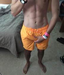 Ragazzi giovani hot 90 5c14edd6399c5.jpg
