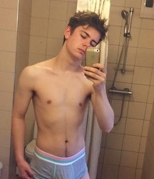 Ragazzi giovani hot 91 5c14ee45916bd.jpg