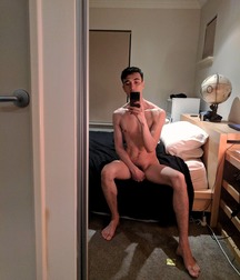 Ragazzi giovani hot 91 5c14ee6644dd3.jpg