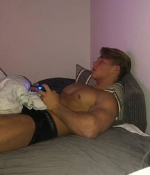 Ragazzi giovani hot 93 5c1a3fccb855e.jpg