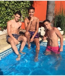 Ragazzi giovani hot 93 5c1a3fe1bbb20.jpg