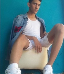 Ragazzi giovani hot 93 5c1a3fe7de88c.jpg