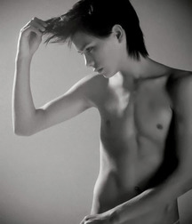 Ragazzi giovani hot 94 5c1a4037650f9.jpg