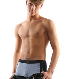 Ragazzi giovani hot 123 5c39e485f2a0f.jpg