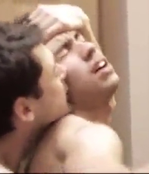 Escenas de la pelicula (starving) gay tube 60b723f6d6d57.png