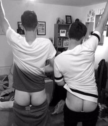 Lads mooning twinks porn 1 5f57ad367b028.jpg