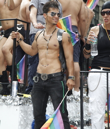 pride boys gay tube public  5f2693af0ff4f.jpg