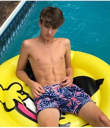 swimming boys public gay tube 5fb18e77dca52.jpg