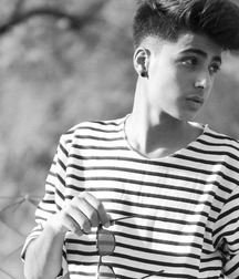 Iranian boys 5b55fad54f904.jpg